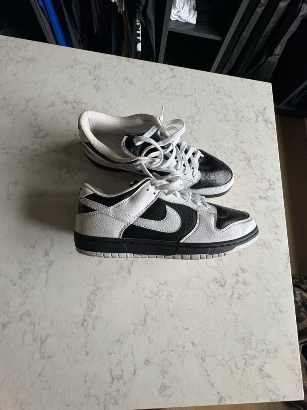 Nike Dunks Reverse Panda - Picture 2 of 4
